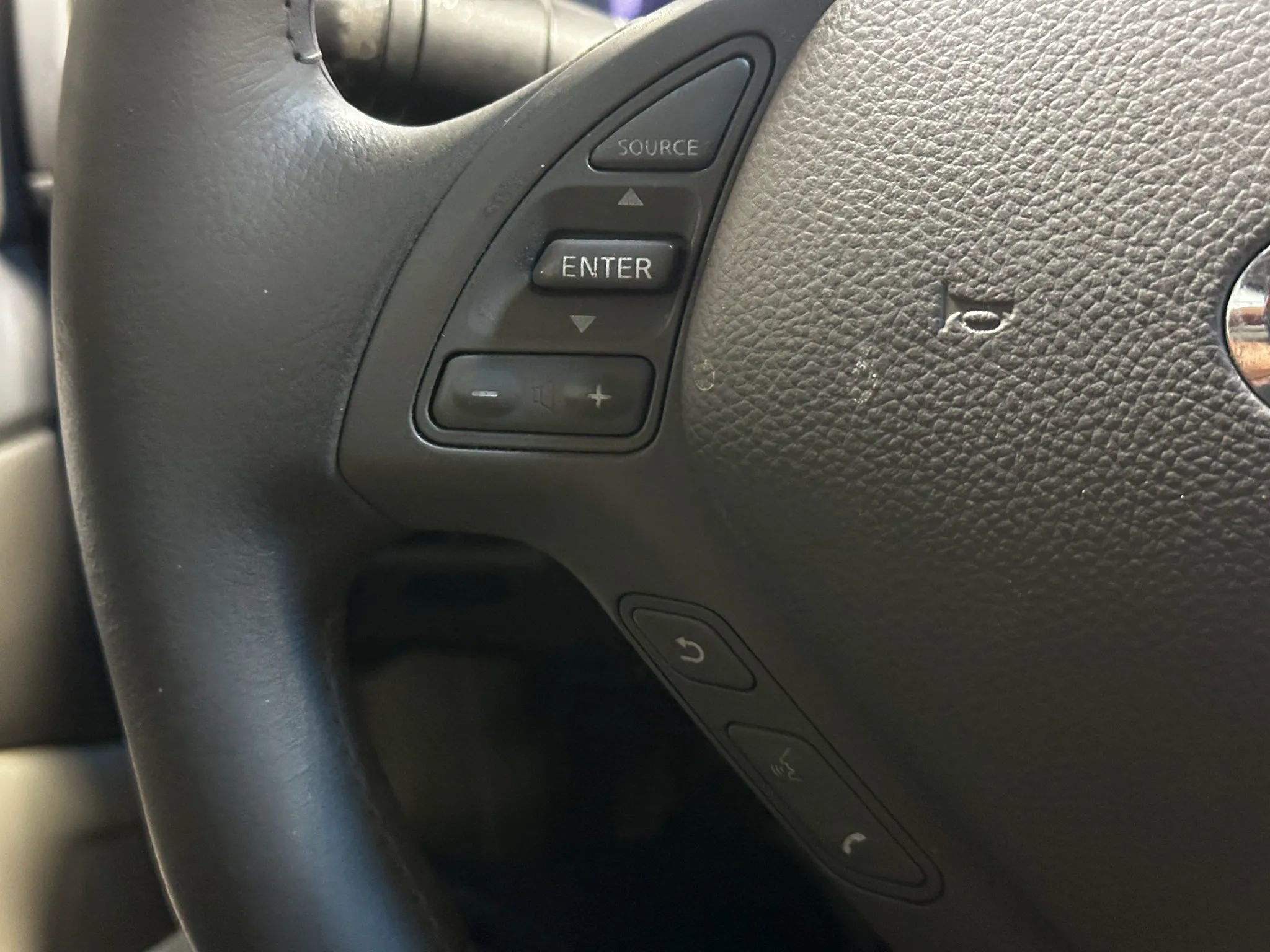 Used 2010 INFINITI G37 Journey w/ Premium Pkg image 22