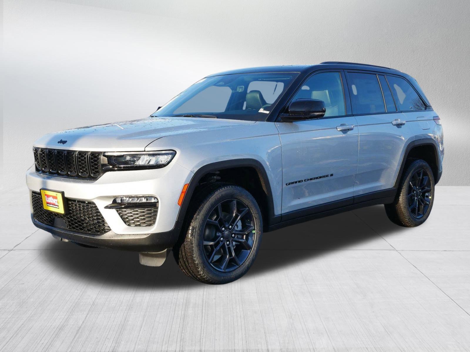 New 2025 Jeep Grand Cherokee Limited image 3