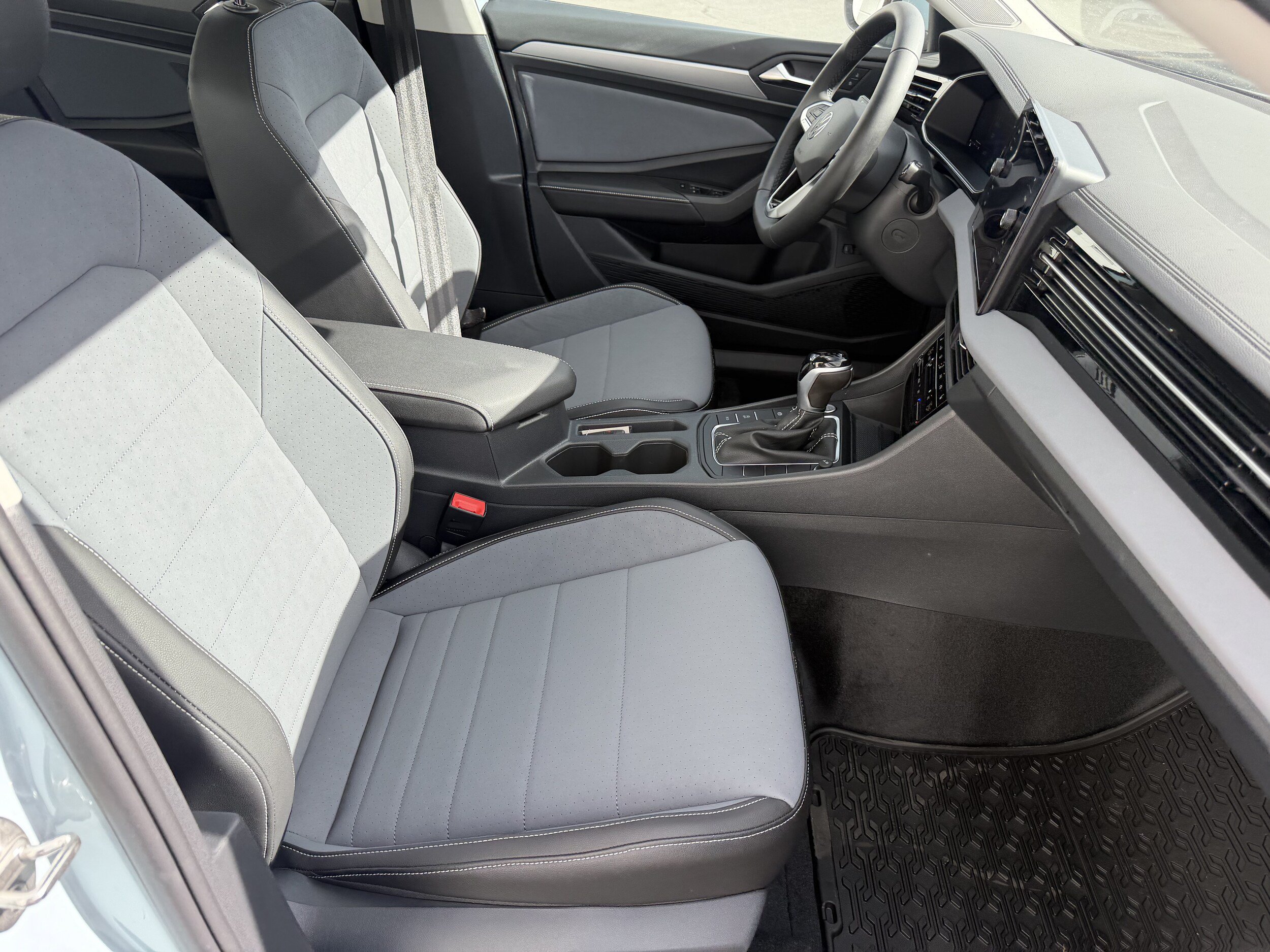 New 2027 Volkswagen Jetta SE FWD image 34