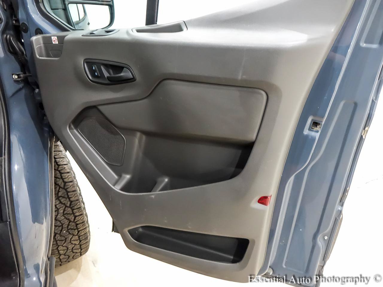 Used 2020 Ford Transit 250 148 High Roof Extended RWD image 18