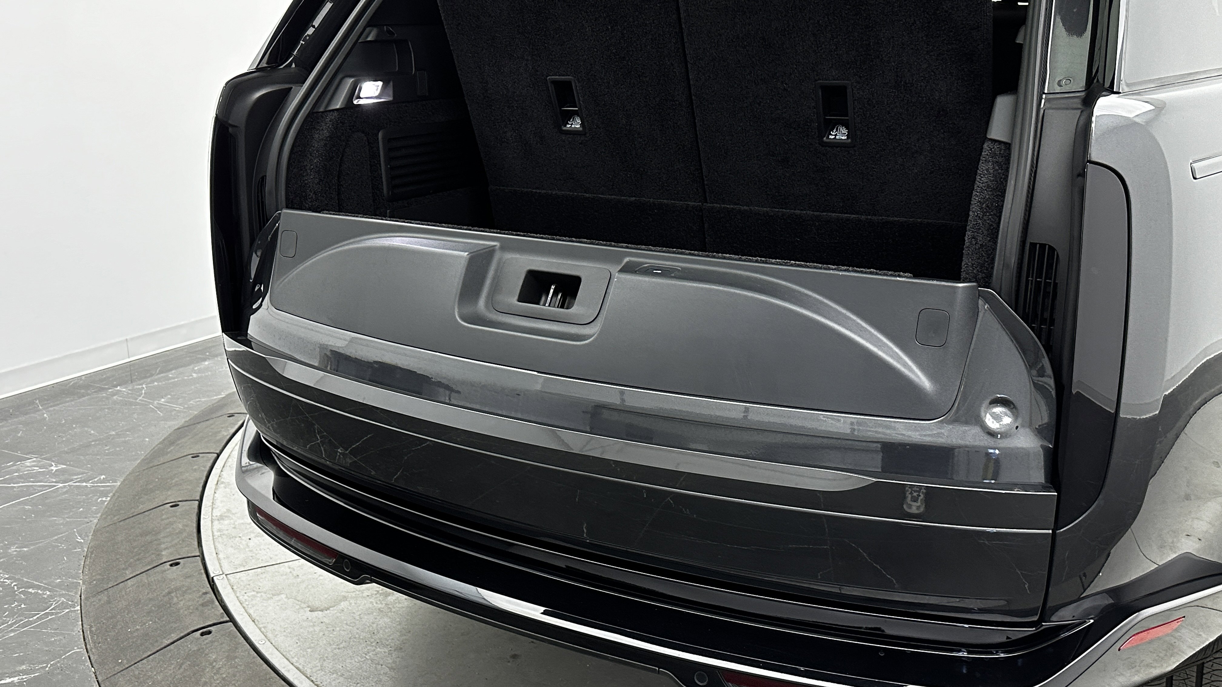 Used 2025 Land Rover Range Rover Long Wheelbase SE image 38