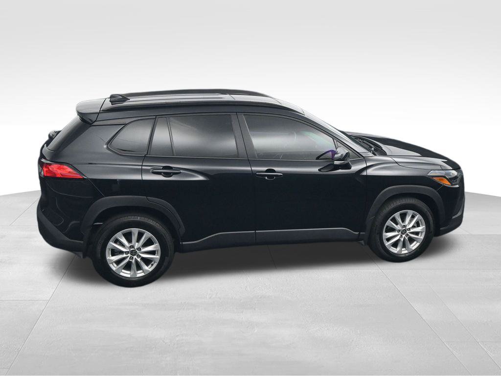 Used 2024 Toyota Corolla Cross LE w/ Moonroof Package FWD image 36