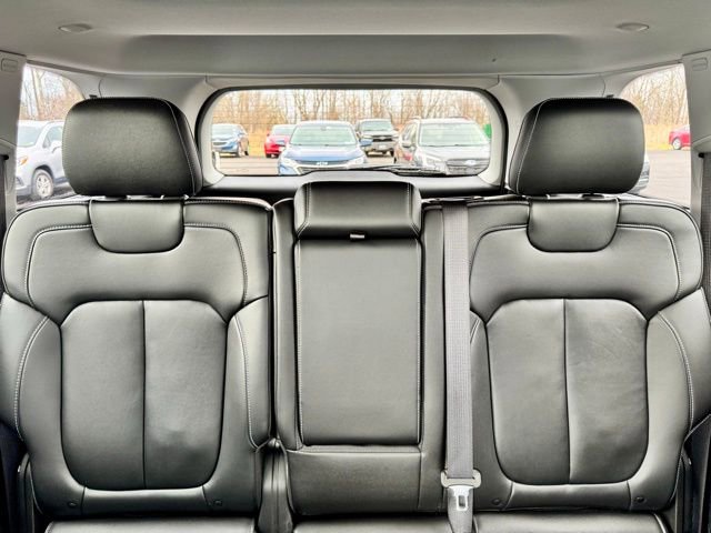 Used 2022 Jeep Grand Cherokee Limited image 18