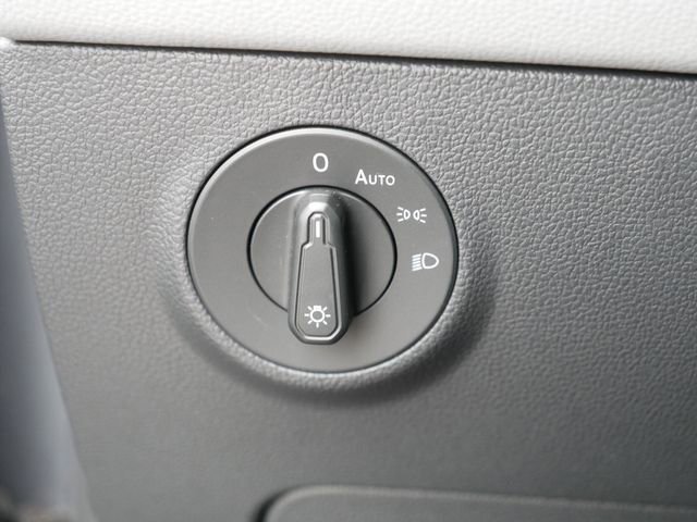 Certified 2023 Volkswagen Taos SE w/ Black Wheel Package image 24