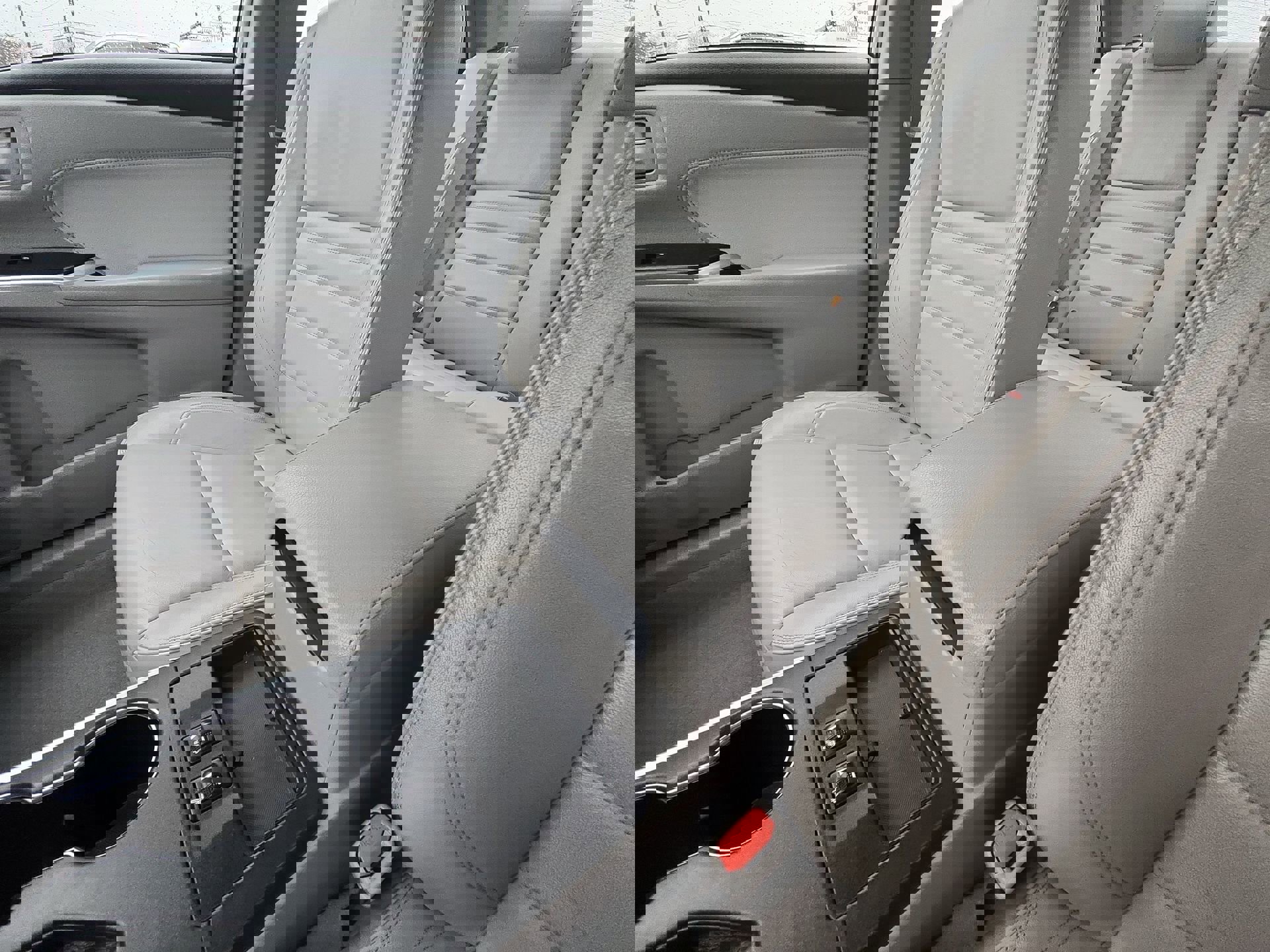 Used 2015 Toyota Camry XLE image 21