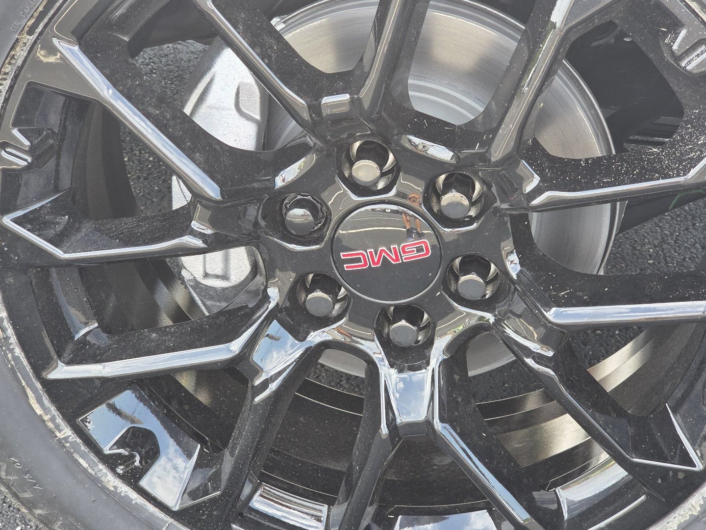 New 2026 GMC Yukon Denali w/ Sun & Power Step Package AWD/4WD image 14