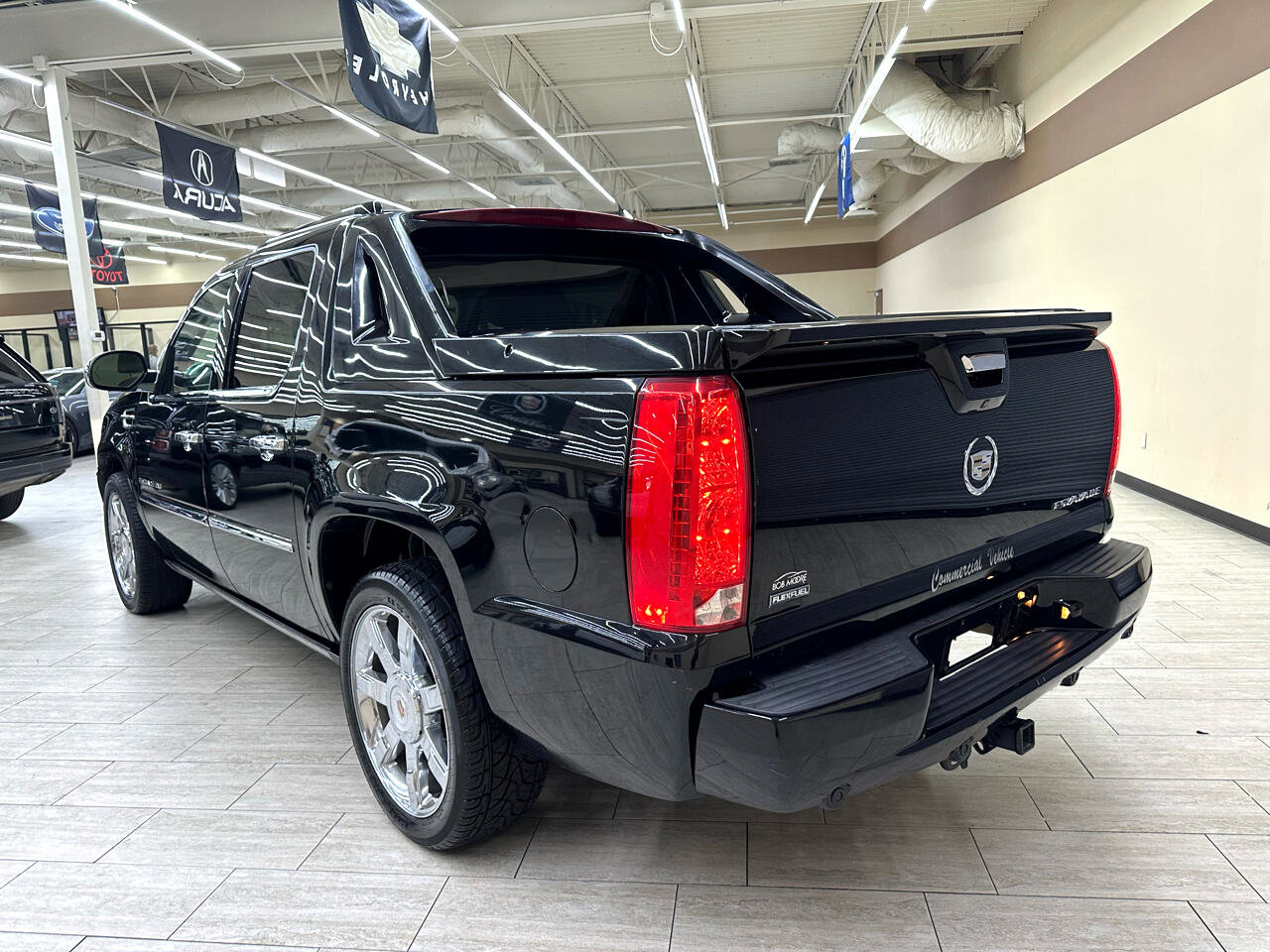 Used 2011 Cadillac Escalade EXT Premium image 9