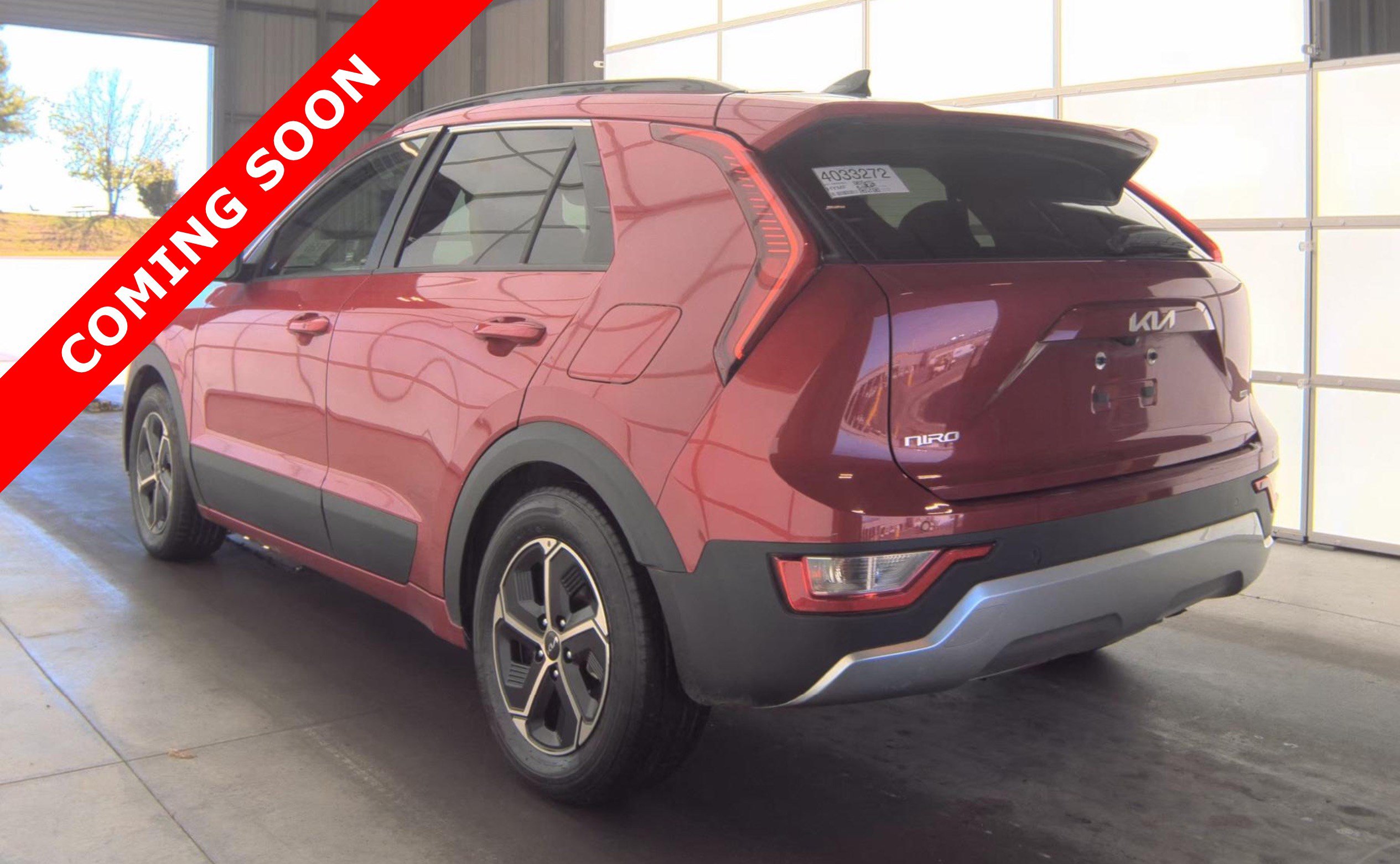 Used 2023 Kia Niro EX FWD image 4
