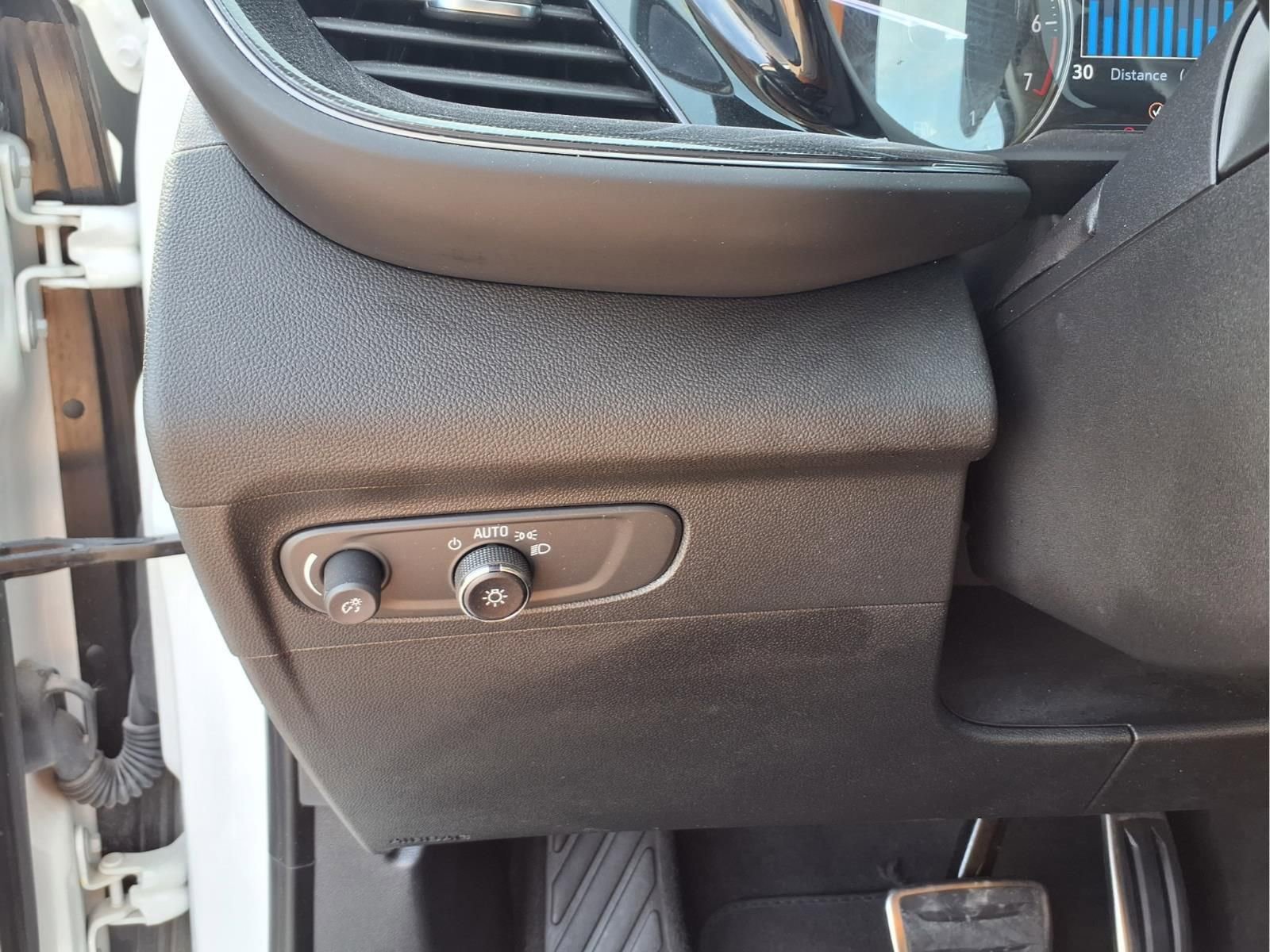 Used 2023 Buick Envision Essence w/ Sport Touring Package image 12