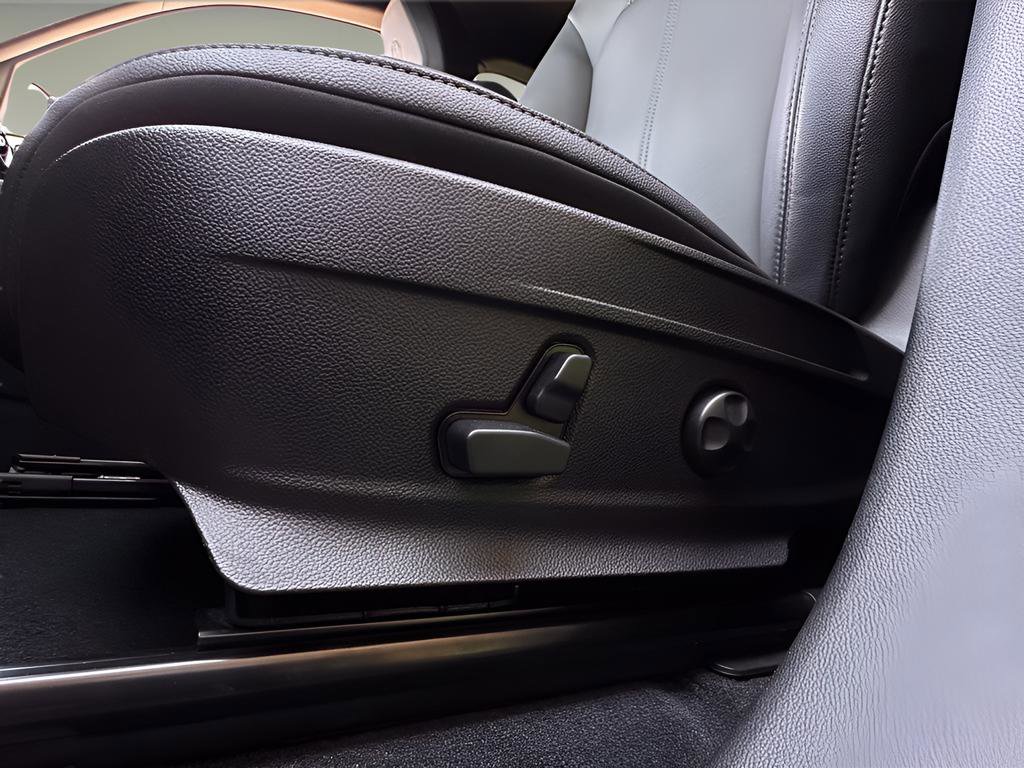 Used 2024 Alfa Romeo Stelvio Sprint image 21