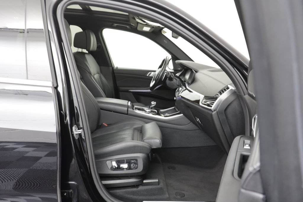 Used 2019 BMW X5 xDrive50i AWD/4WD image 19