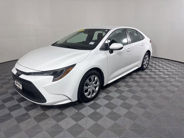 Used 2024 Toyota Corolla LE image 7