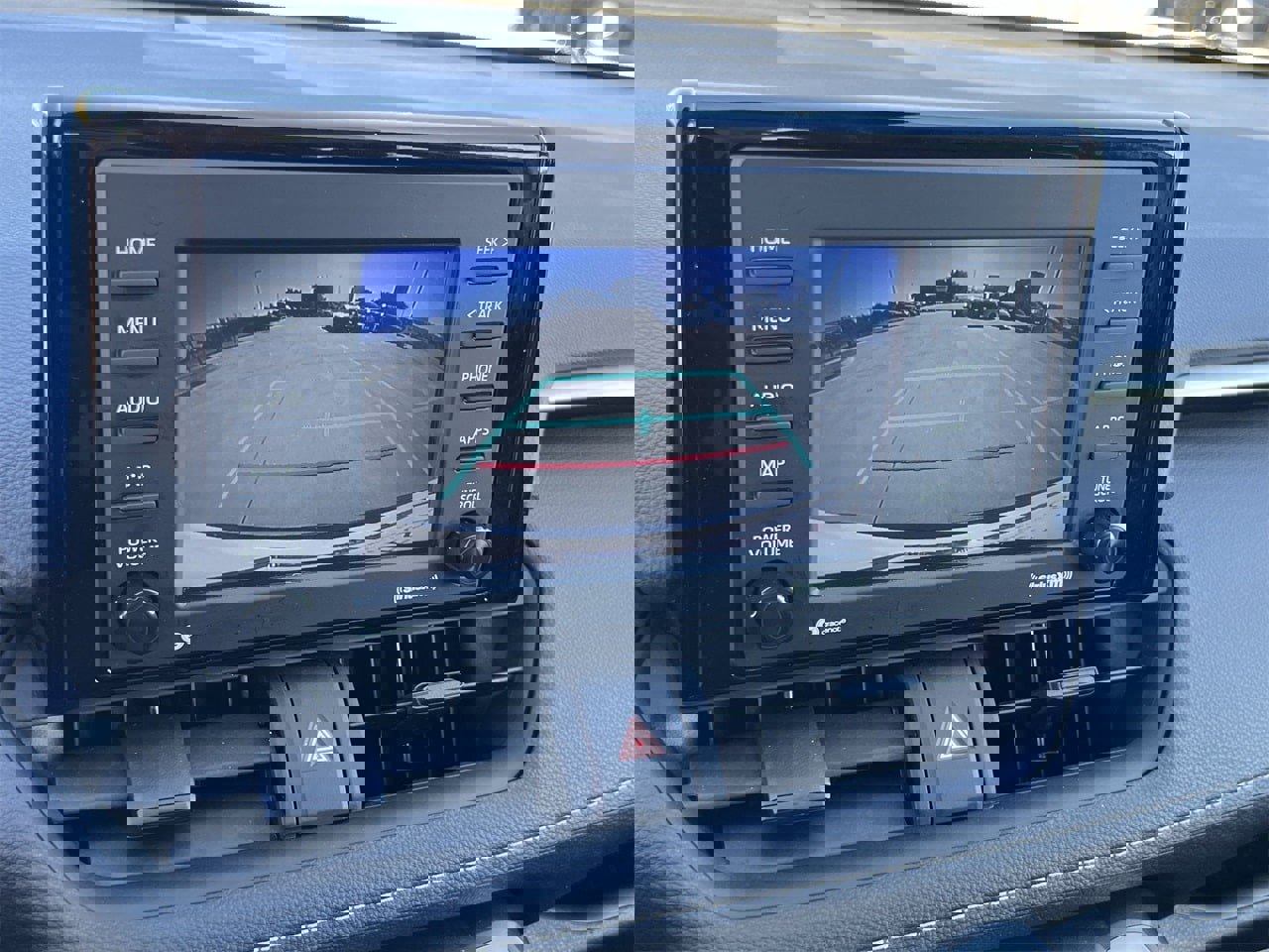 Used 2022 Toyota RAV4 LE image 15