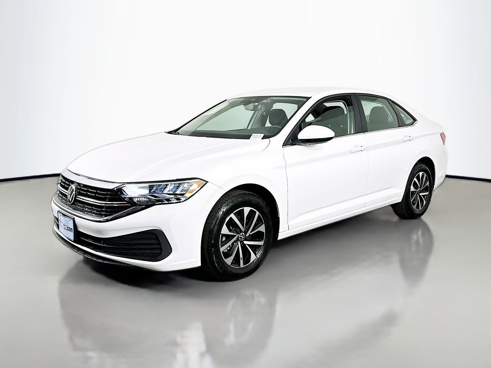 Used 2024 Volkswagen Jetta S FWD image 3