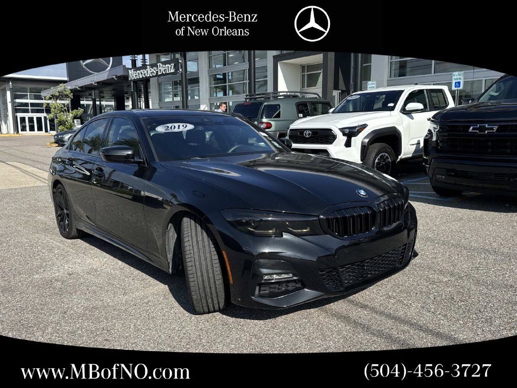 Used 2019 BMW 330i Sedan w/ M Sport Package RWD image 1