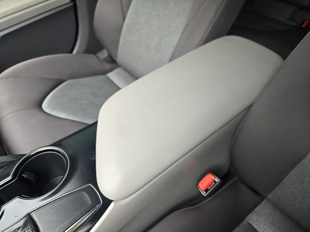 Used 2019 Toyota Camry LE FWD image 30