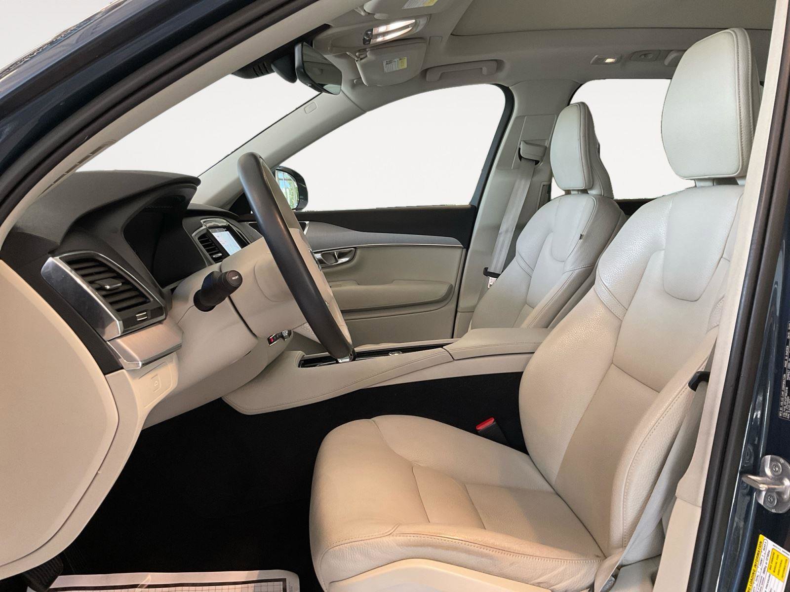 Certified 2023 Volvo XC90 B5 Core w/ Climate Package AWD/4WD image 9