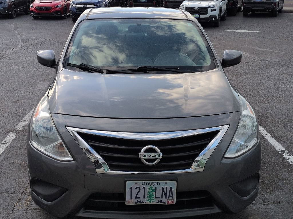 Used 2017 Nissan Versa SV FWD image 3