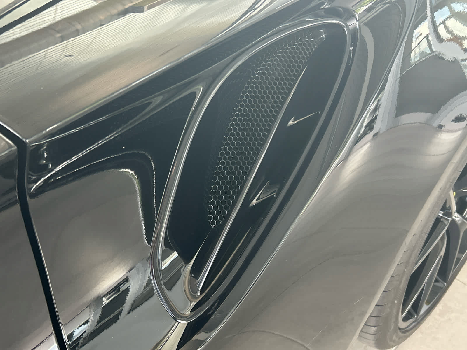 Used 2025 Lotus Emira RWD image 31