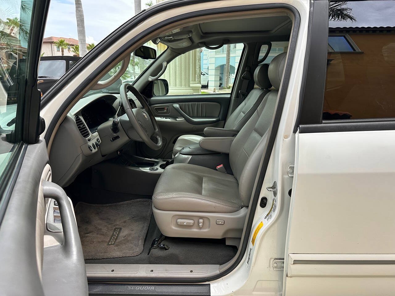 Used 2007 Toyota Sequoia Limited RWD image 22