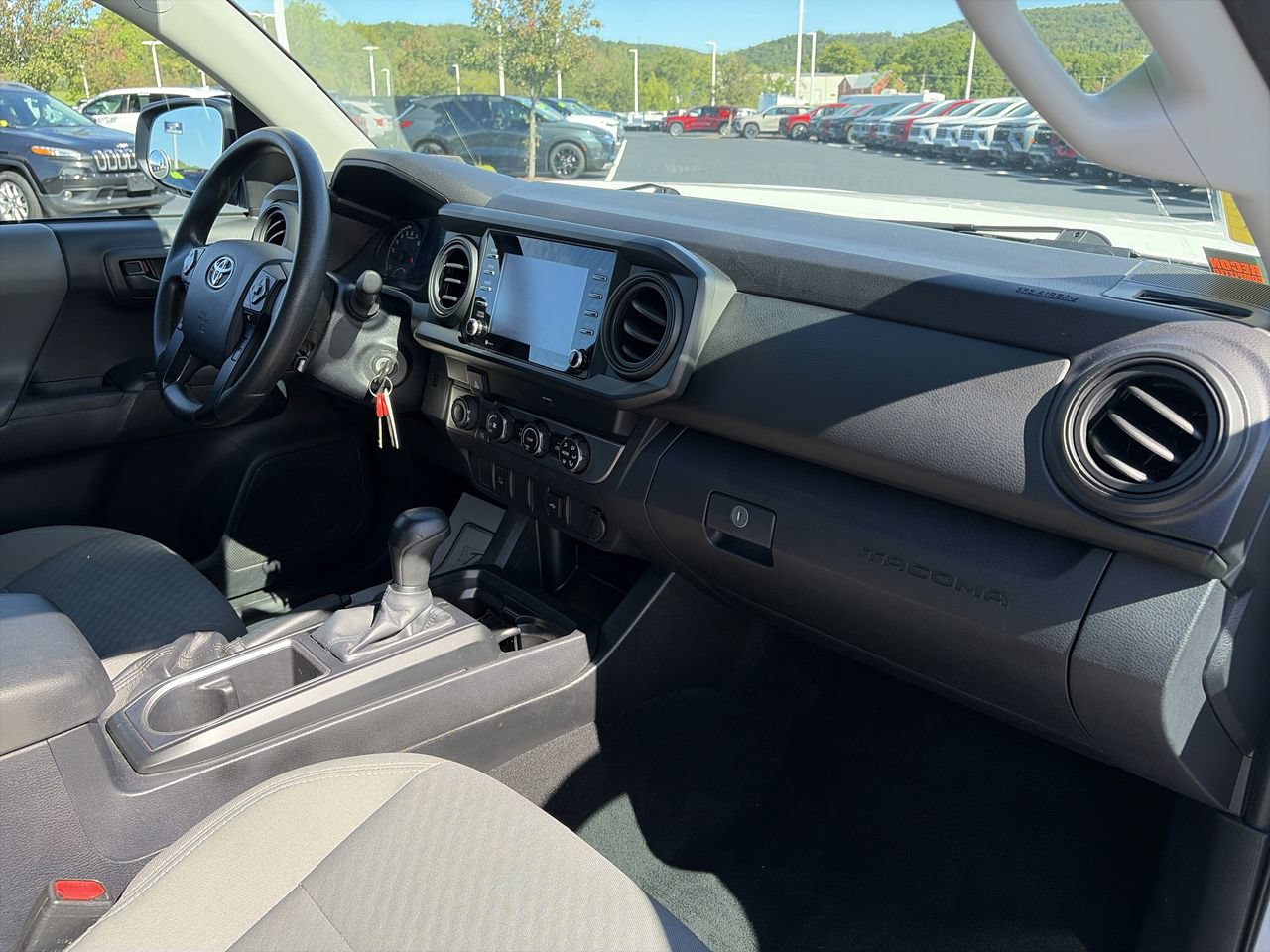 Used 2020 Toyota Tacoma SR AWD/4WD image 15