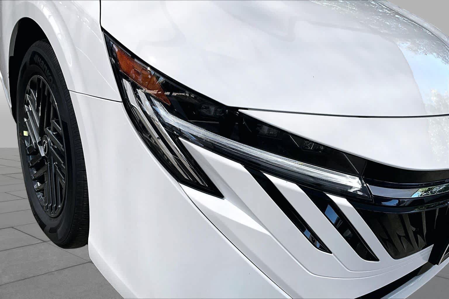 New 2026 Nissan Sentra SV w/ SV Convenience Package FWD image 18