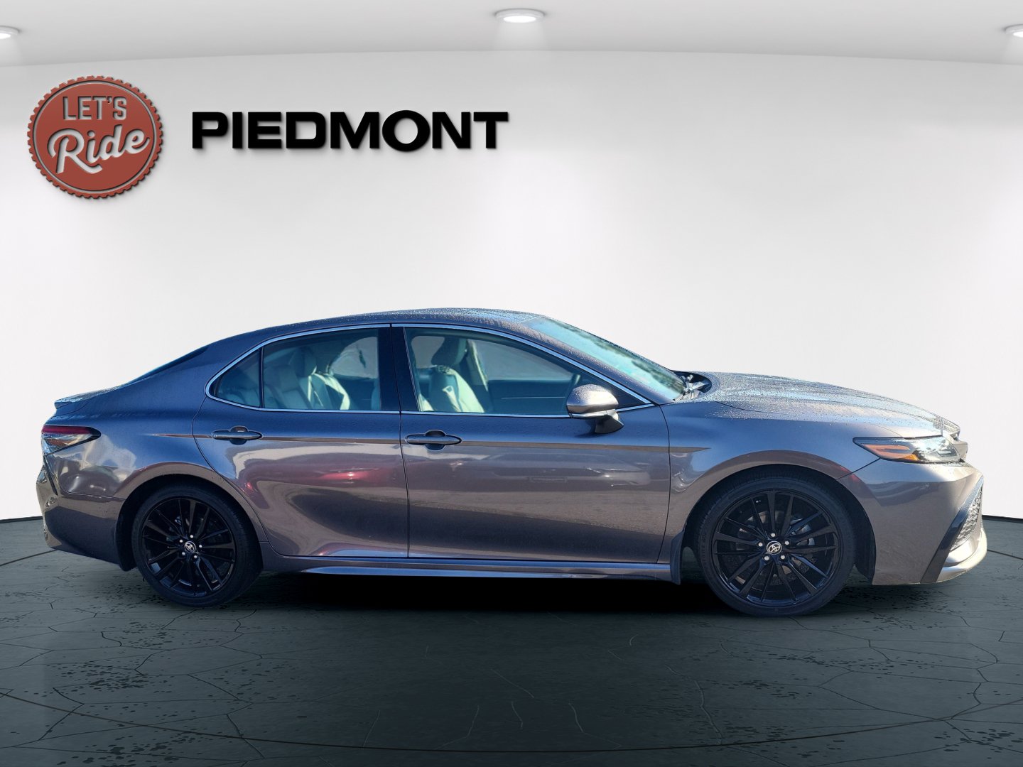 Used 2022 Toyota Camry XSE AWD/4WD image 4