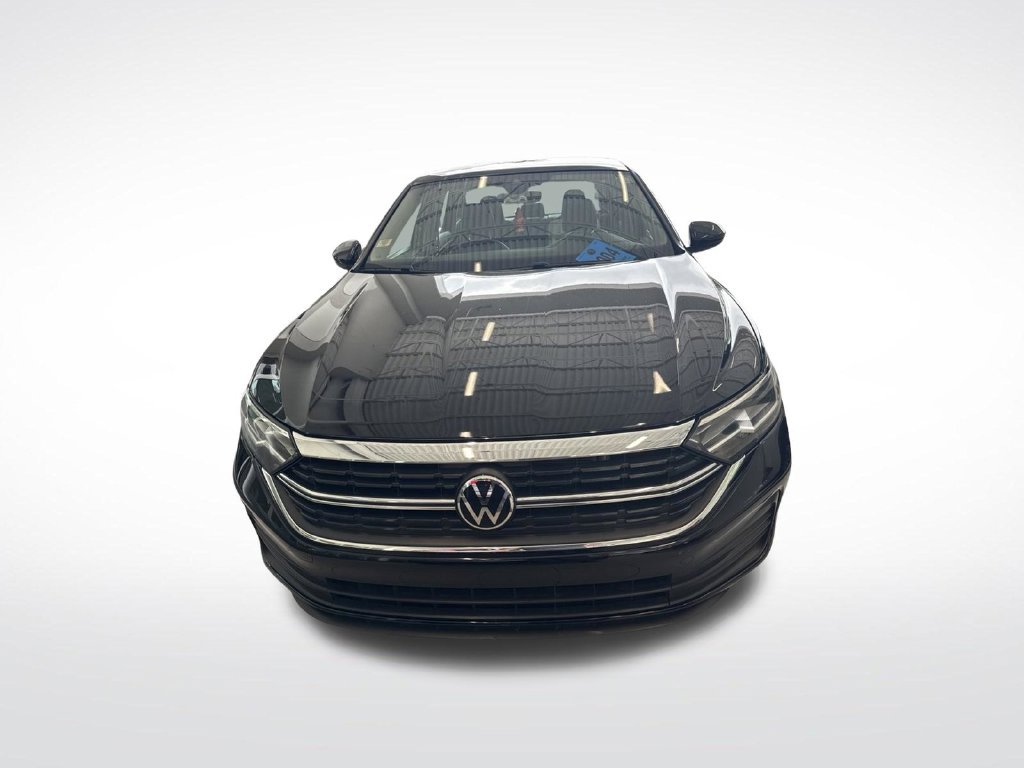 Used 2024 Volkswagen Jetta SE w/ Panoramic Sunroof Package FWD image 3