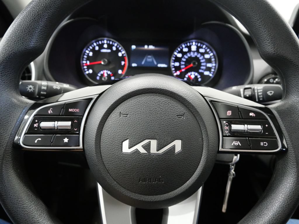 Used 2024 Kia Forte LXS w/ LXS Technology Package FWD image 16