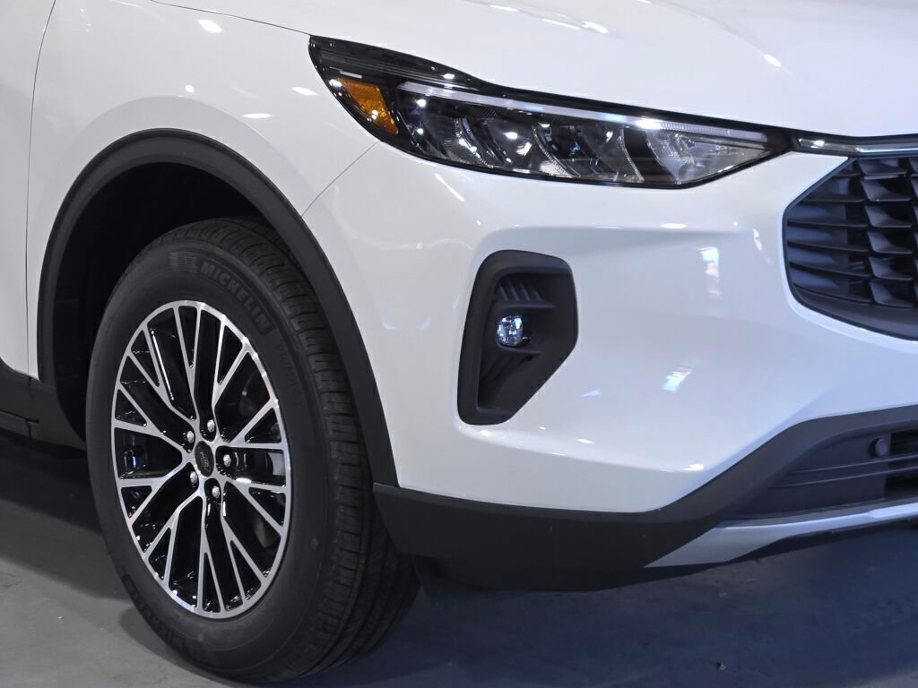 New 2025 Ford Escape SE image 3