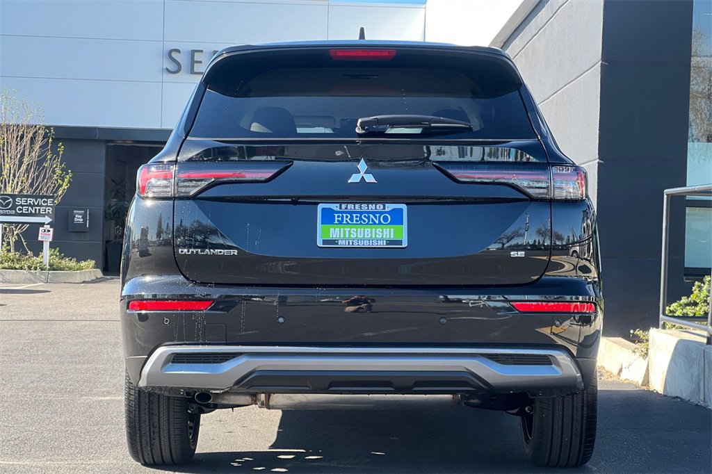 New 2026 Mitsubishi Outlander SE image 6
