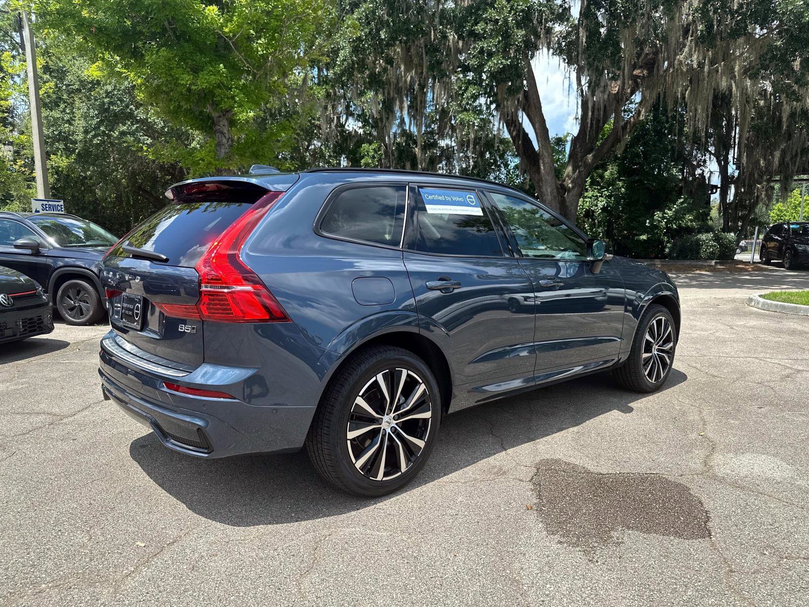 Certified 2024 Volvo XC60 B5 Plus image 3