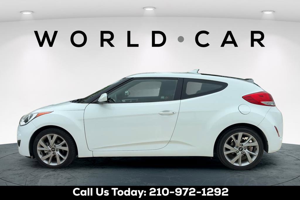 Used 2016 Hyundai Veloster FWD image 12