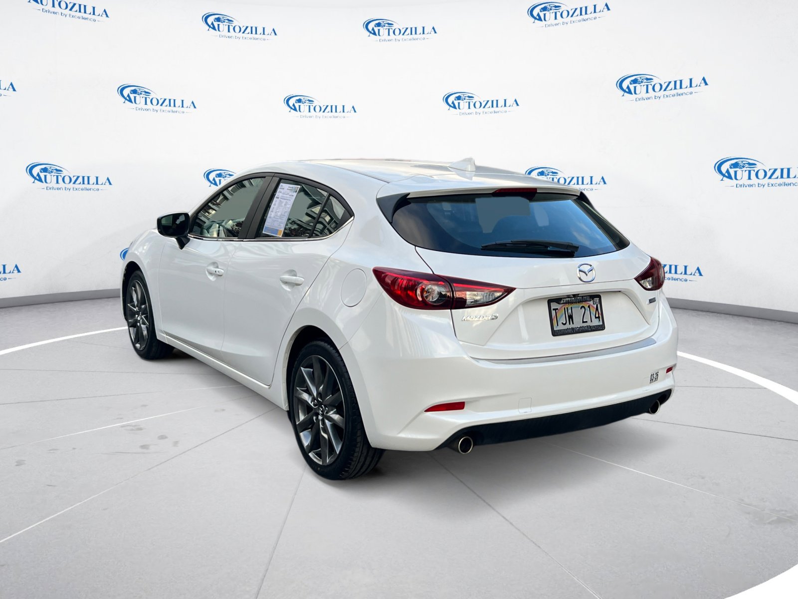 Used 2018 MAZDA MAZDA3 Touring image 3