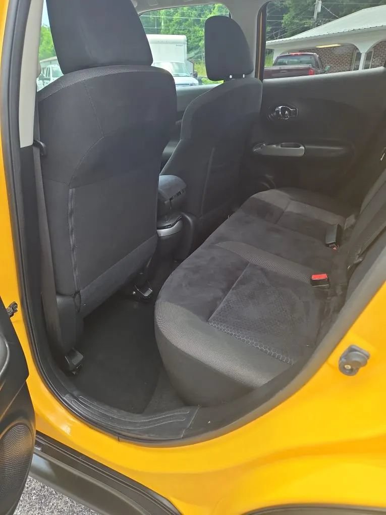 Used 2015 Nissan Juke SV w/ Technology Package AWD/4WD image 10