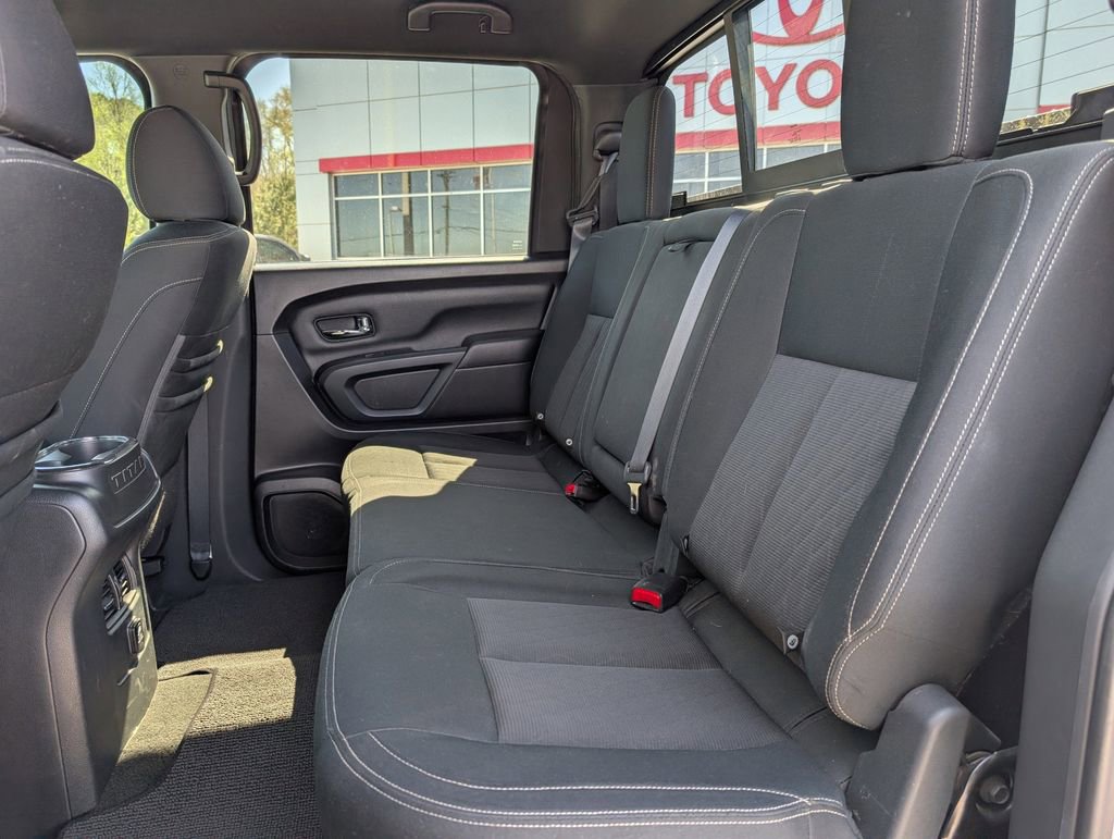 Used 2018 Nissan Titan SV w/ SV Convenience Package image 29