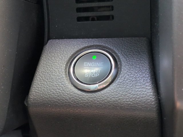 Used 2018 Ford Expedition Max XLT w/ Equipment Group 202A RWD image 32