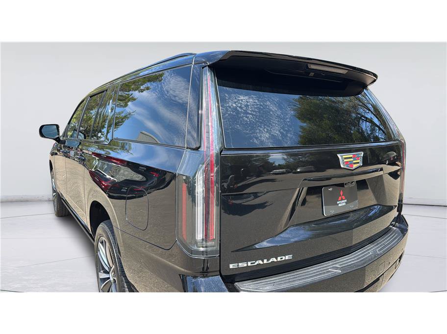 Used 2025 Cadillac Escalade ESV Sport w/ Touring Package AWD/4WD image 42