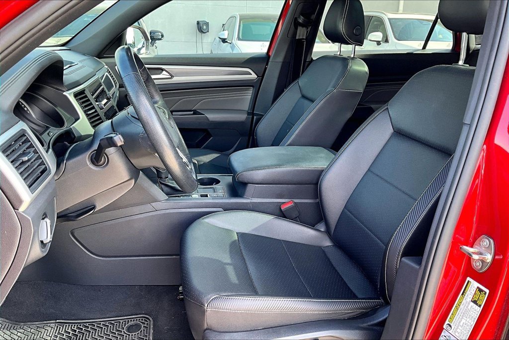 Used 2021 Volkswagen Atlas Cross Sport SE w/ Panoramic Sunroof Package FWD image 27
