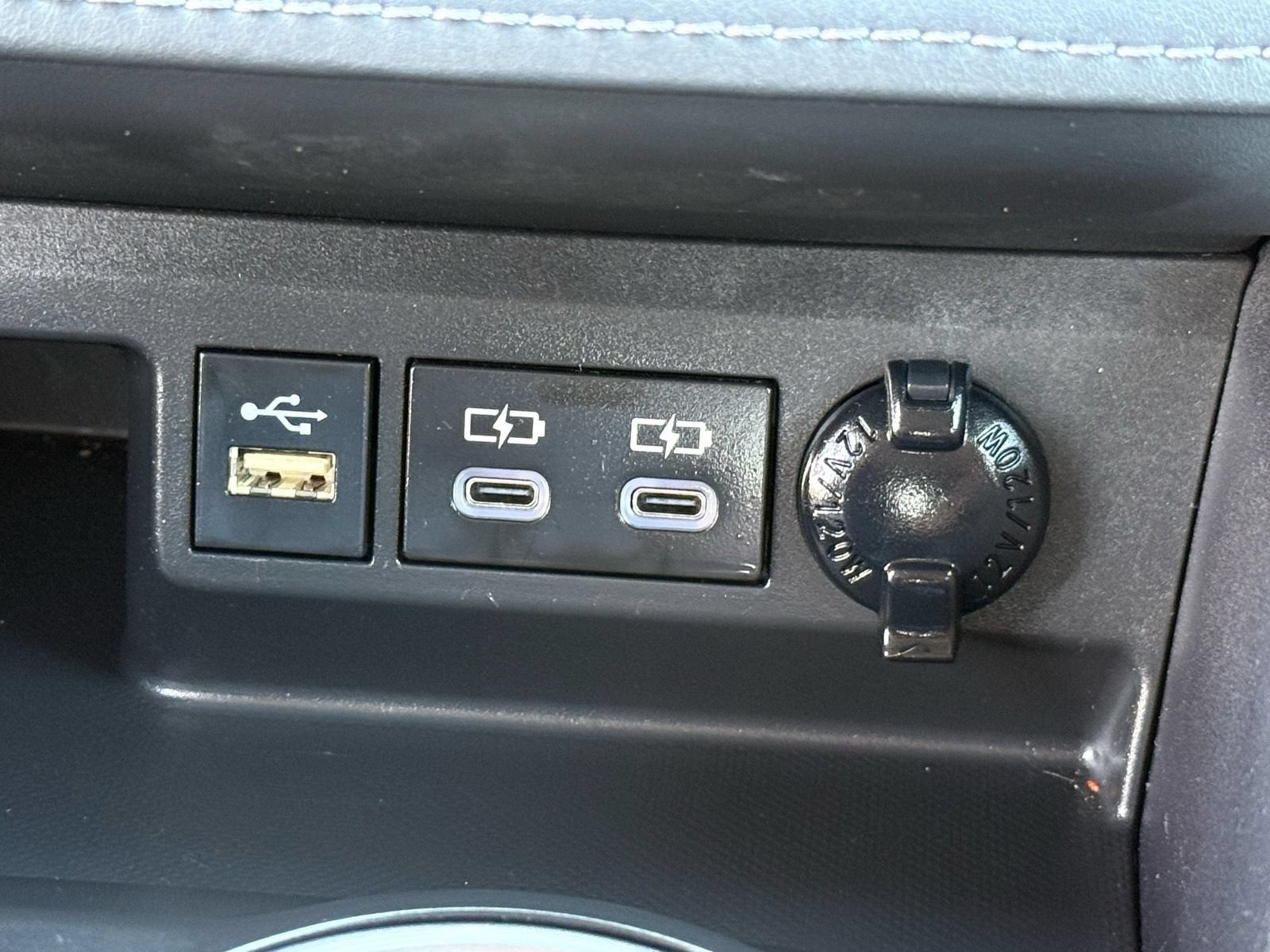 Used 2023 Toyota Highlander XLE FWD image 23