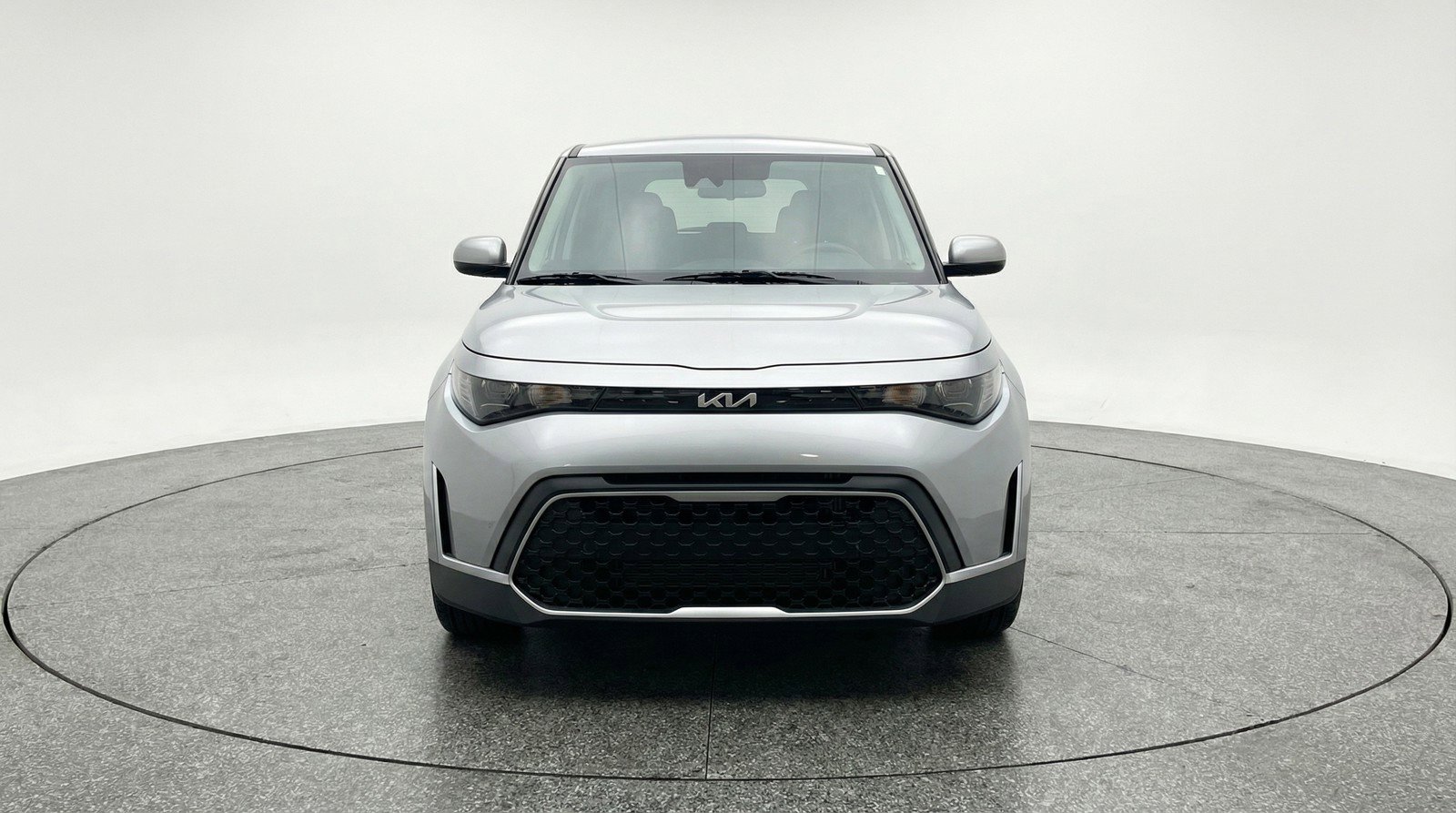 Used 2025 Kia Soul LX w/ LX Technology Package image 2