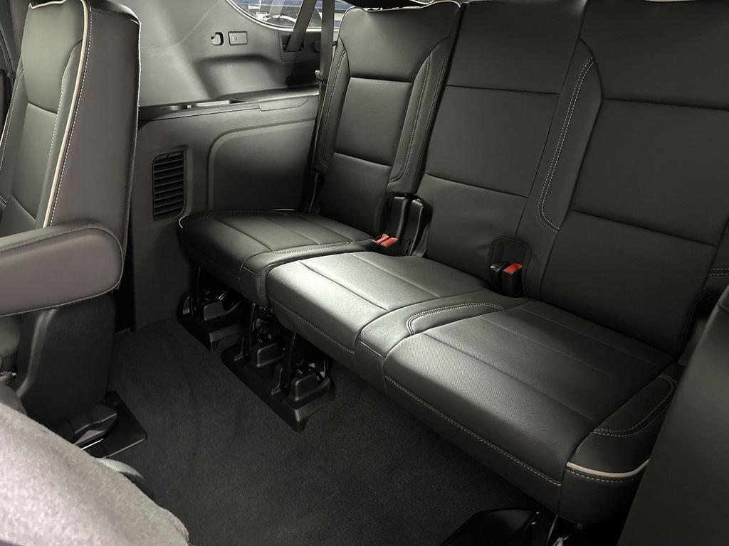 New 2026 Chevrolet Suburban Premier image 25