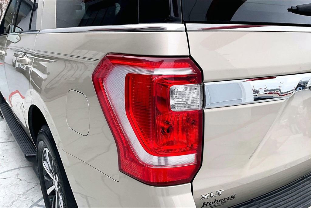 Used 2018 Ford Expedition XLT image 22