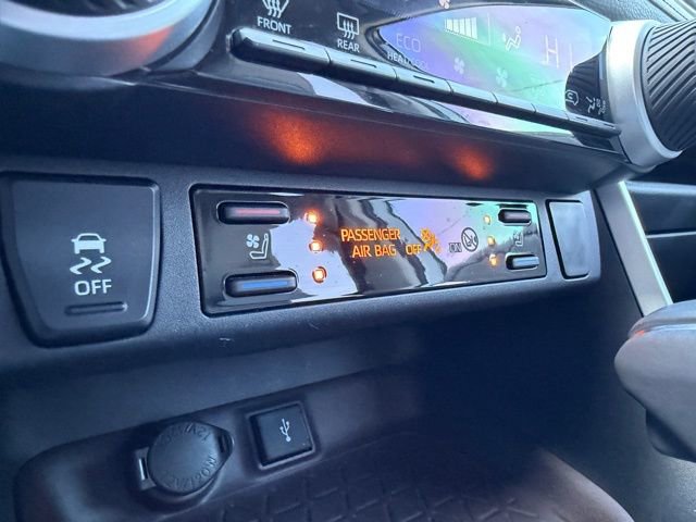 Used 2022 Toyota RAV4 Limited image 14