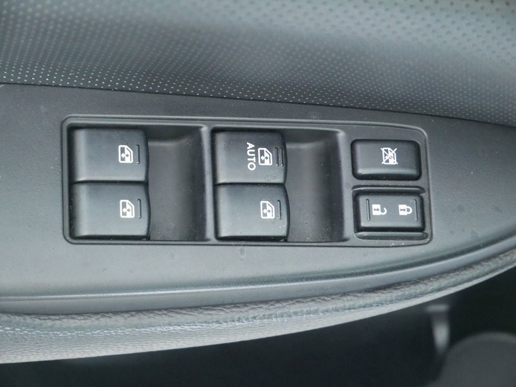 Used 2013 Subaru Legacy 2.5i Limited AWD/4WD image 21