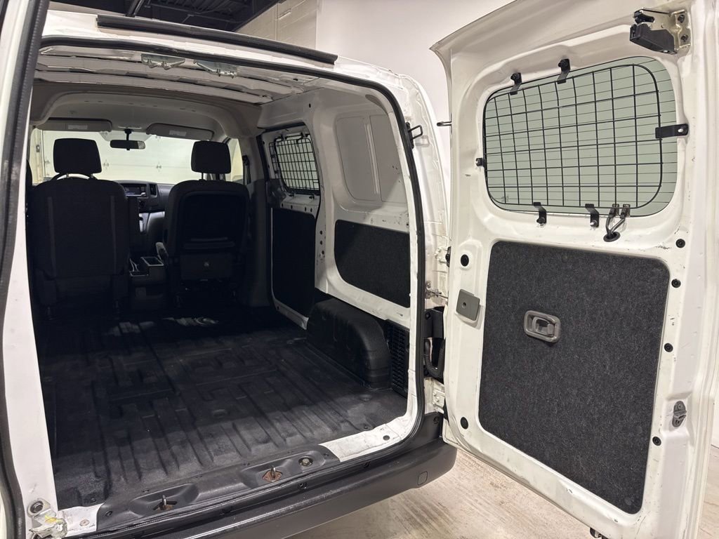 Used 2019 Nissan NV200 S image 30