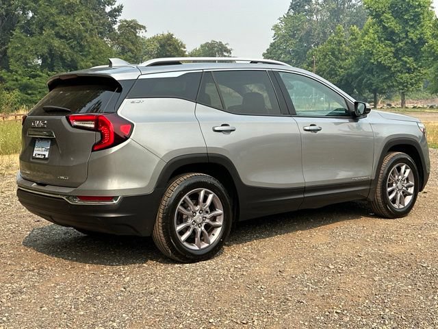 Used 2023 GMC Terrain SLT AWD/4WD image 5