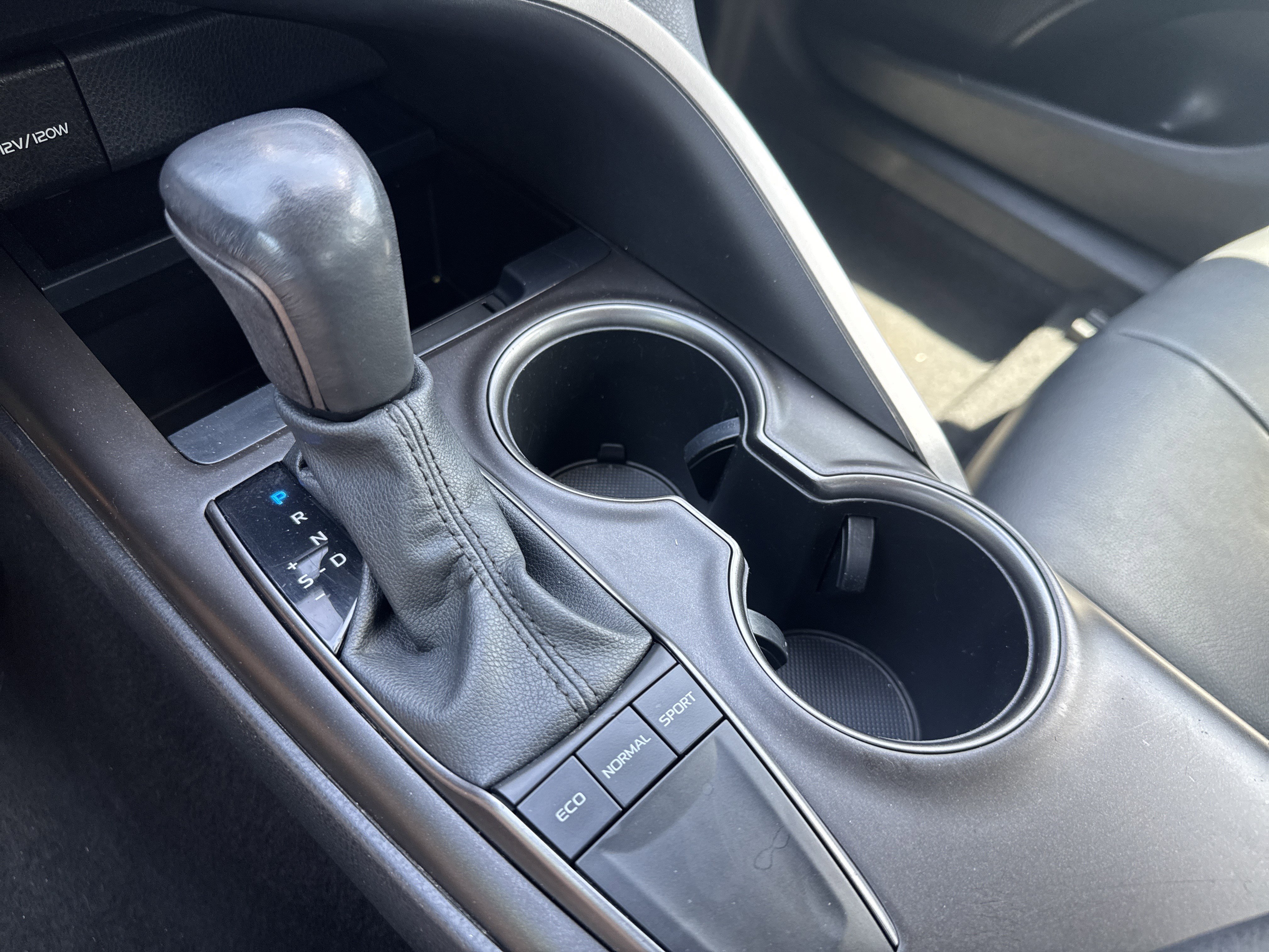 Used 2023 Toyota Camry SE FWD image 15