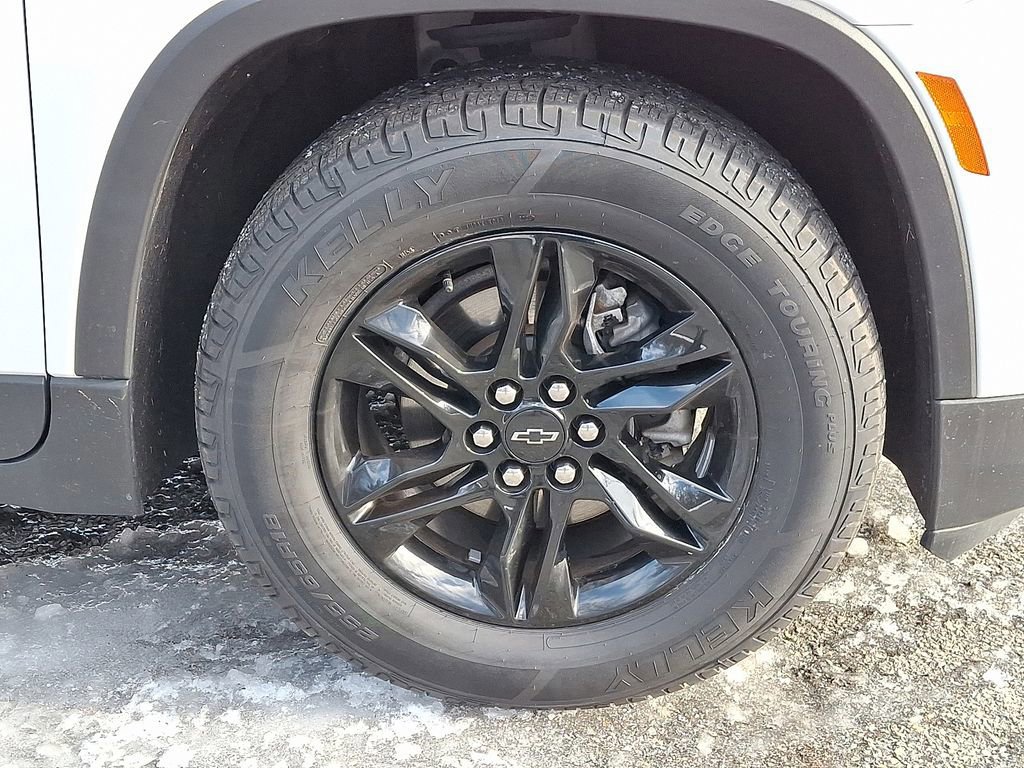 Used 2023 Chevrolet Traverse LS w/ Midnight/Sport Edition image 9