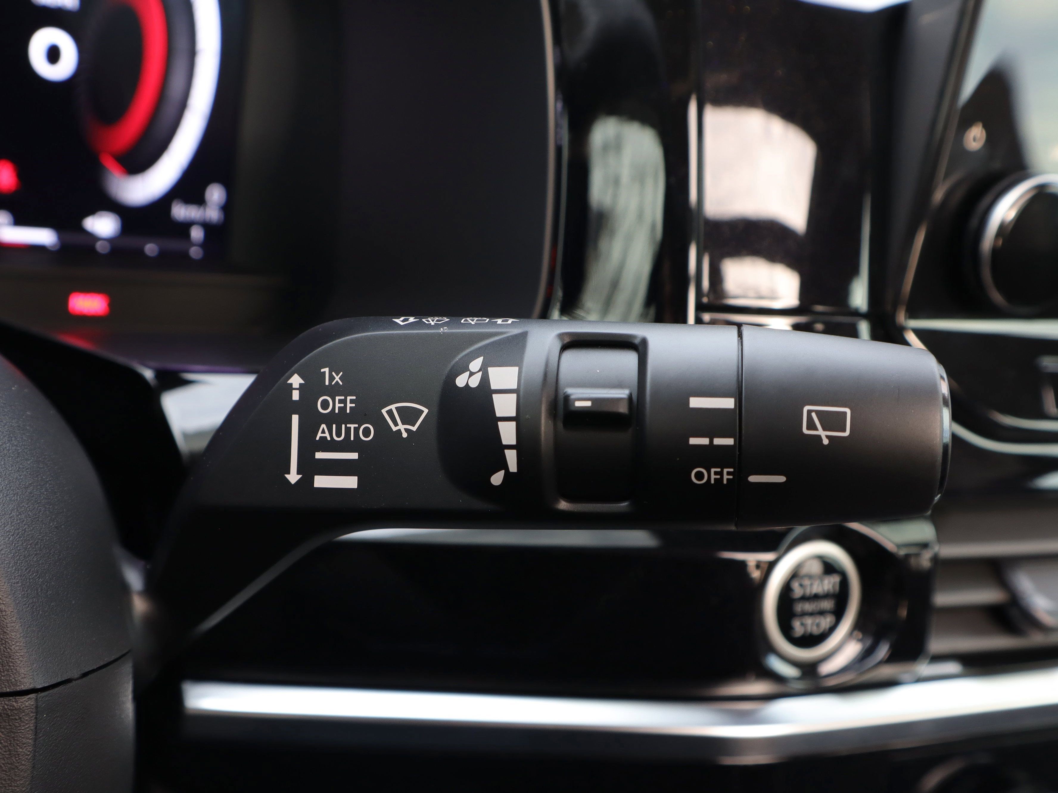 Used 2024 Nissan Pathfinder Platinum image 22